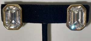 Monet Vintage Gold  Tone Clip On Earrings Jewelry GAR4-71 - Picture 1 of 7