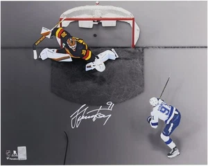 Steven Stamkos Lightning Autographed 16x20 Scoring 500th Goal Spotlight Photo - Picture 1 of 1