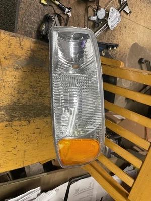 Conjunto de faros GMC YUKON izquierda 00 01 02 03 04 05 06 Foto 1 de 4