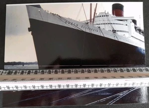 Cunard RMS Queen Elizabeth At Docks Photo - Picture 1 of 2