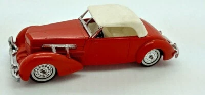 Matchbox Models of Yesteryear1937 CORD MODEL 812 Convertible Phaeton Sedan - Image 1 of 4