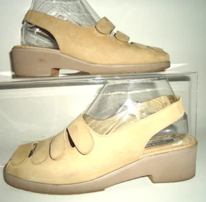 #A Andre Assous Featherweights Women's Beige Sandals Size-7.5M - Picture 1 of 10