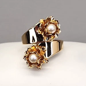 Flower Ring White Faux Pearl Bypass Gold Tone Rose Sz 7 - Picture 1 of 9