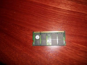 Genuine Elpida 512MB DDR2 667Mhz E5108AGBG-6E-E Laptop Memory RAM SODIMM - Picture 1 of 2