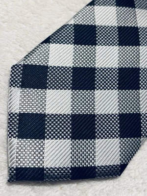 Brand New Stylish Tie By SADDLEBRED - Image 1 of 4