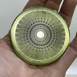 Christian Dior goldfarbener Kompaktspiegel moderner Stil rund schwer - Bild 1 von 10