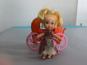 Vintage Mattel Liddle Kiddles Cinderella Puppe & Kürbis Carraige Bilderbuchserie - Bild 1 von 7
