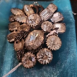 Vintage Rhinestone Brooch Clear Silver Tone Prong Set Elegant Pin, 2" Long - Picture 1 of 3