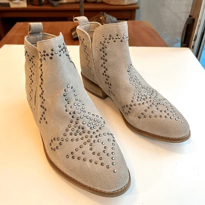 NEW Sbzcca Vintage Collection Studded Suede Ankle Boots SZ 9 Western Boho - Image 1 of 4