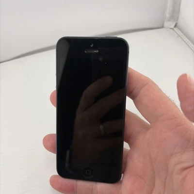 iPhone 5 Jailbroken - Image 1 of 4