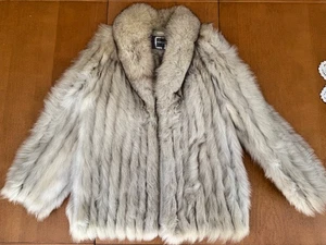 Vintage SAGA FOX Coat. Genuine Silver Fox Fur Medium - Picture 1 of 3