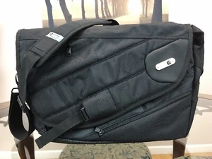 Powerbag Messenger Bag FUL Smartphone tablet laptop charging bag Missing Plugs - Picture 1 of 12