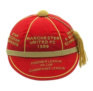 Gorra Manchester United FC 1999 Triple Honores Conmemorativos solo £59 - 4 semanas - Imagen 1 de 6