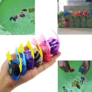 6 pz giocattolo elettronico nuoto leggero robot attivato in acqua regalo bambini - Foto 1 di 14