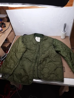 US Military Field Jacket Liner Men's Size Medium Nylon Cold Weather Coat Liner - Image 1 of 4