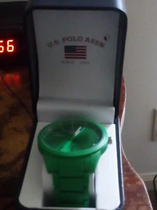 Grüne Uhr - Bild 1 von 2