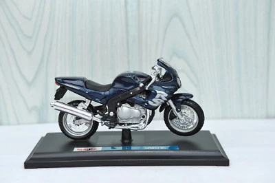 2 MOTOS TRIUMPH DYTONA ETSPRINT RS 1/18 MAISTO SPECIAL EDITION - Photo 1/4