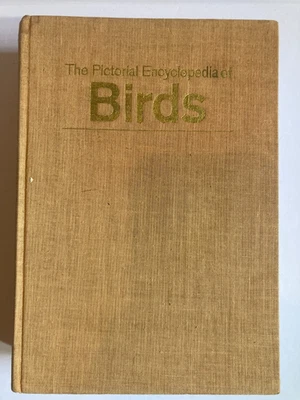 PICTORIAL ENCYCLOPEDIA OF BIRDS 1974 vintage J HANZAK Paul Hamlyn - Image 1 of 4