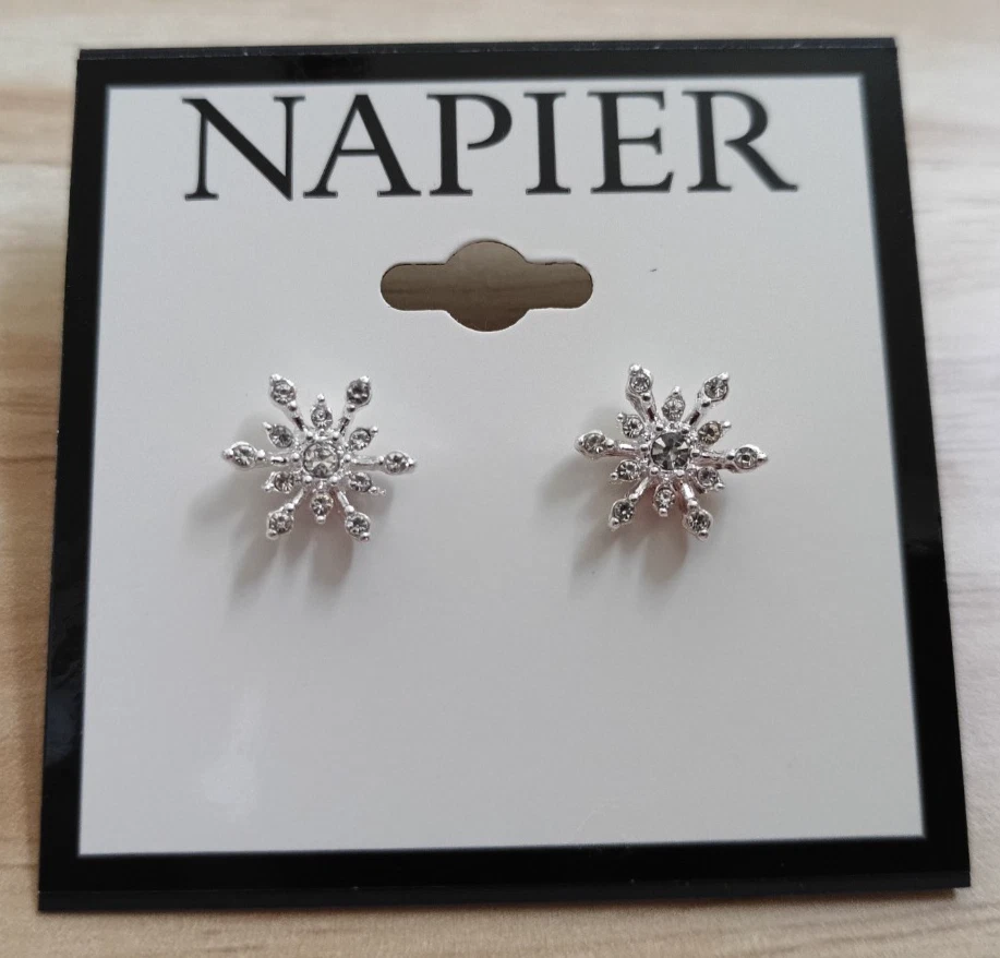 Новый Napier серебристого тона кристалл снежинка серьги-гвоздики - Изображение 1 из 4