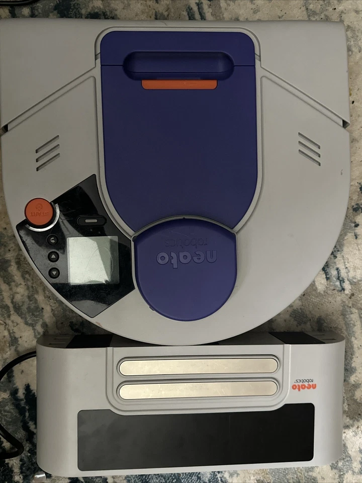 Neato Robotics XV-21 Pet/Allergy Vacuum Cleaner & Dock - Battery Error 0002 - Image 1 of 2