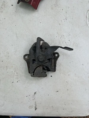 Pestillo capó 90-05 Mazda Miata MX-5 MX5 1990-2005 Foto 1 de 2