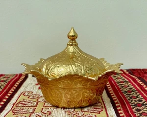 Goldfarbene türkische Delight Schale, Schmuckschatulle mit Blumenmotiv, Wohndeko - Bild 1 von 10
