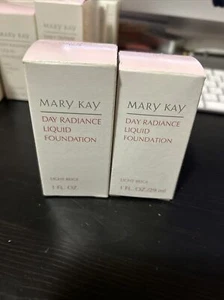 2 NEW NOS Mary Kay Day Radiance Liquid Foundation Light Beige #1072 Discontinued - Bild 1 von 5