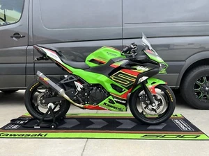Graves Kawasaki Ninja 500 OEM Bodywork Graphics Set - Green 24-25 - Picture 1 of 1