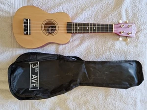 Soprano Ukelele by 3rd AVE with gig bag - Picture 1 of 5