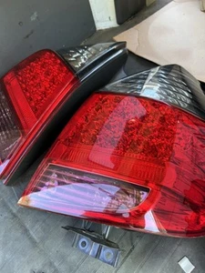 Par de luces traseras LED izquierda derecha Honda Genuine Jazz/Fit GD 01-07 OEM - Imagen 1 de 6