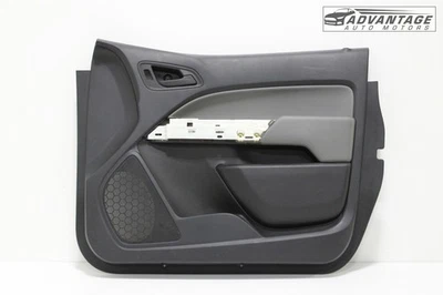 Chevrolet Colorado 2015-22 cubierta del panel interior de la puerta delantera derecha OEM Foto 1 de 4