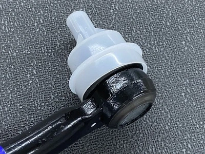 Jeep Wrangler 2007-19 enchufe de varilla de amarre izquierdo OEM # 52060053AE Foto 1 de 4