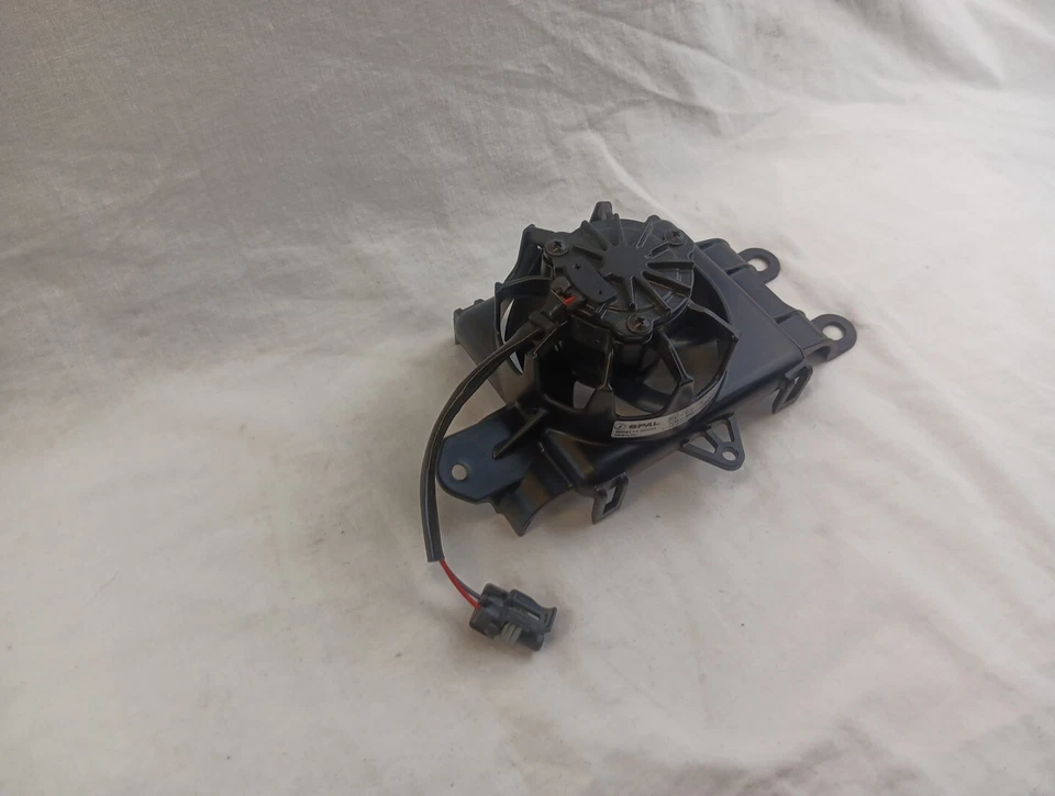 VENTILADOR DE RADIADOR ULTRA LIMITADO Harley davidson genuino 14-up electra glide 3e014075 Foto 1 de 4