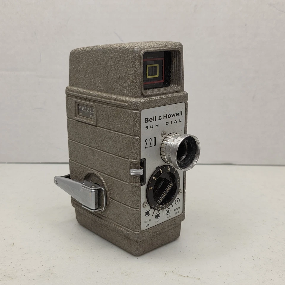 Cámara de película Bell & Howell Sun Dial 220 8 mm - Vintage años 50 - Completa Foto 1 de 4