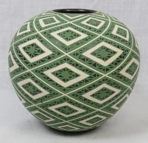 Mata Ortiz Keramik Samen Topf Vase grün weiß Rautensteppung Ernesto Ramirez Silva - Bild 1 von 7