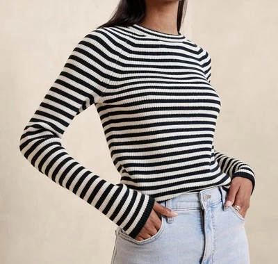 Banana Republic Ribbed Crew-Neck  Pullover Sweater M Navy Striped  - Image 1 of 4