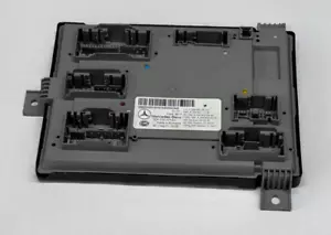 Caja de fusibles de control de módulo original Mercedes-Benz unidad Sam trasera A2069002618 - Imagen 1 de 3