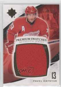 2010-11 Ultimate Collection Premium Swatches /35 Pavel Datsyuk #P-PD