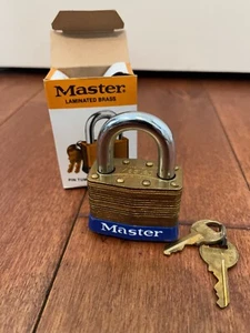 Vintage Nr. 6 Master Lock Vorhängeschloss Laminiertes Messing 1-1/2"" Fessel, 2"" Etui, Neu aus altem Lagerbestand - Bild 1 von 4