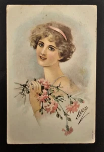 Alte Postkarte gereist Portrait einer Frau mit Blumen Jahr 1917 - Bild 1 von 2