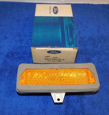 1971-1978 Ford Pinto Mercury Bobcat NOS RH FRONT FENDER MARKER LIGHT LAMP Amber - Image 1 of 4