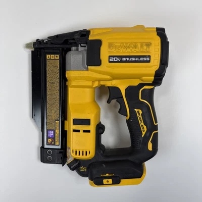 DEWALT Atomic Compact 20V MAX Sin escobillas 23 Ga Pin Clavadora HERRAMIENTA SOLO DCN623B Foto 1 de 4