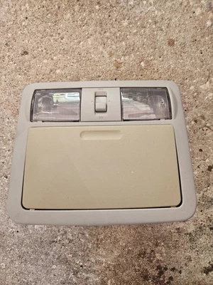 05-13 Nissan Frontier Xterra Pathfinder Overhead Console Map Dome Light OEM - Image 1 of 4