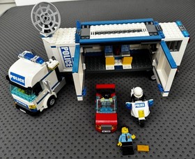 LEGO CITY: Mobile Police Unit (7288) (Incomplete: missing 4 pieces)