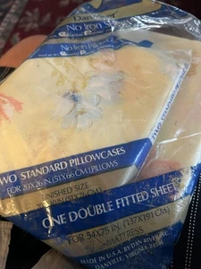 Vintage Dan River gelb, blau & rosa Blumen Spannbetttuch & 2 Kissenbezüge Neu in Verpackung - Bild 1 von 9