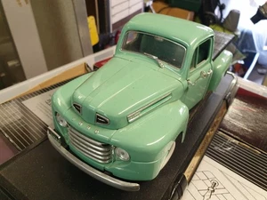 Road Signature 1/18 Ford 1948 F-1 Pick Up Truck - Picture 1 of 13