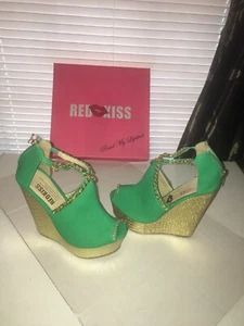 Red Kiss Gold Coutore Green Chain Wedges Smudge On 4th Pic - Picture 1 of 4