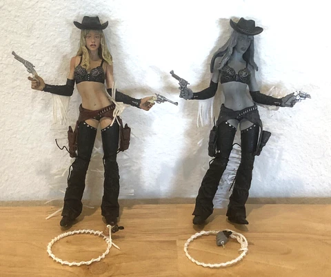 NECA SIN CITY 2005 NANCY LOT OF 2 WITH VARIANT ACTION FIGURES WITH WEAPONS Cover