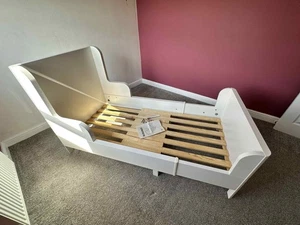 Ikea Busunge Extendable Childs Bed And Ikea Busunge Childs Drawer Set In White - Picture 1 of 12