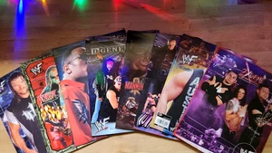 Vintage Attitude Era WWF 2 Pocket Folders DX Undertaker Rock Austin Cactus WWE - Bild 1 von 21